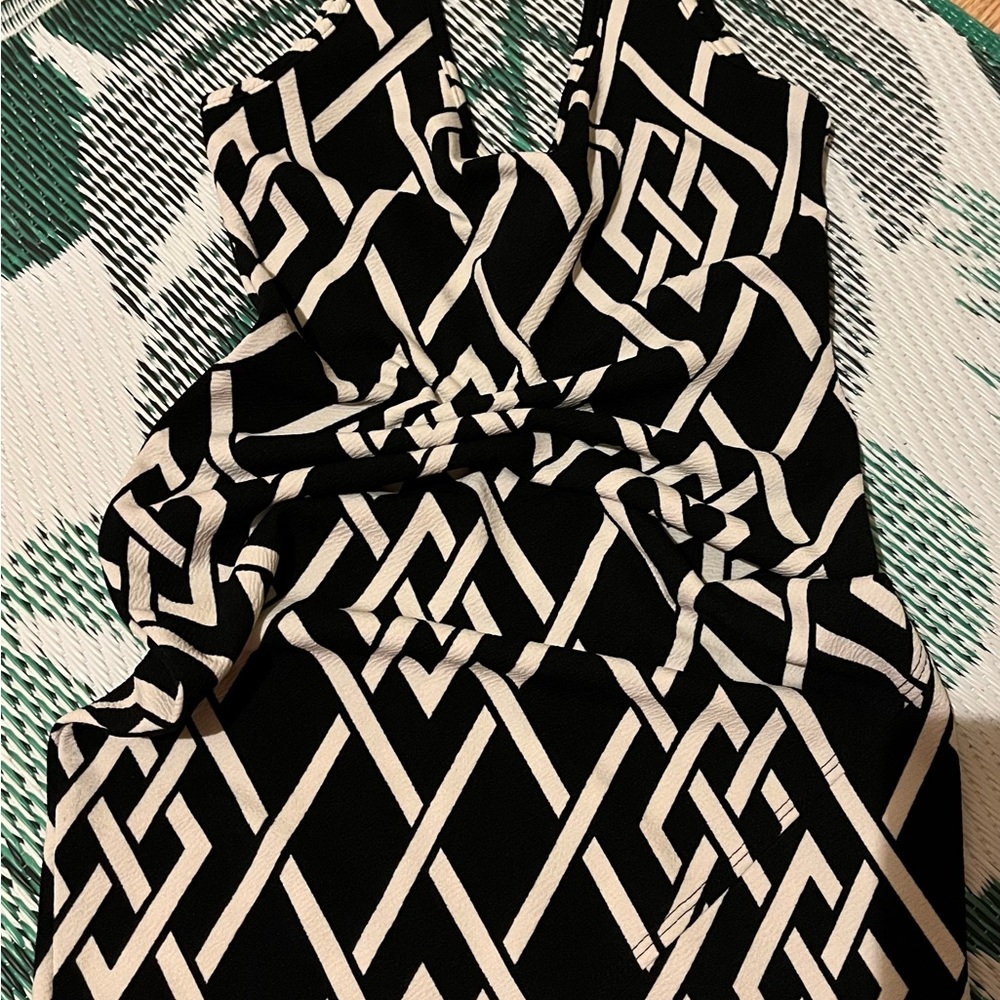 Black and White Geometric Pattern Dress
